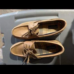 Light brown sperry’s